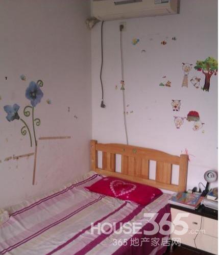 【紧靠万寿停车场旁.需全现金付款.一楼架空.精