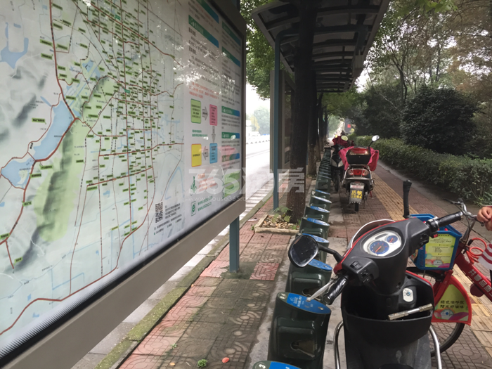 顺发旭辉国悦府自行车租赁点实景图 2015年11月摄
