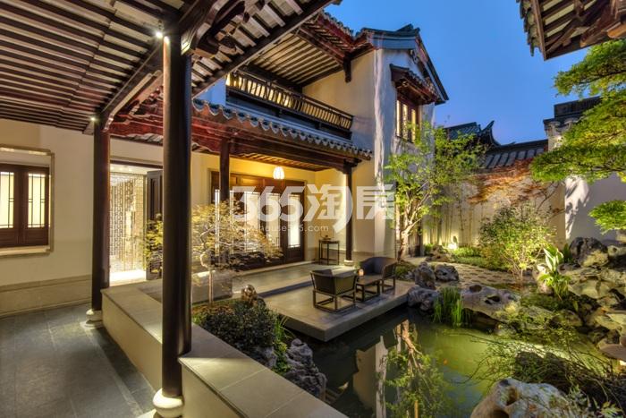绿城江南里实景园区--庭院夜景（户型建筑面积260方）