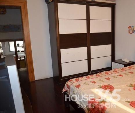 【鑫博花园,精装两房两厅,家电齐全,拎包住,配套