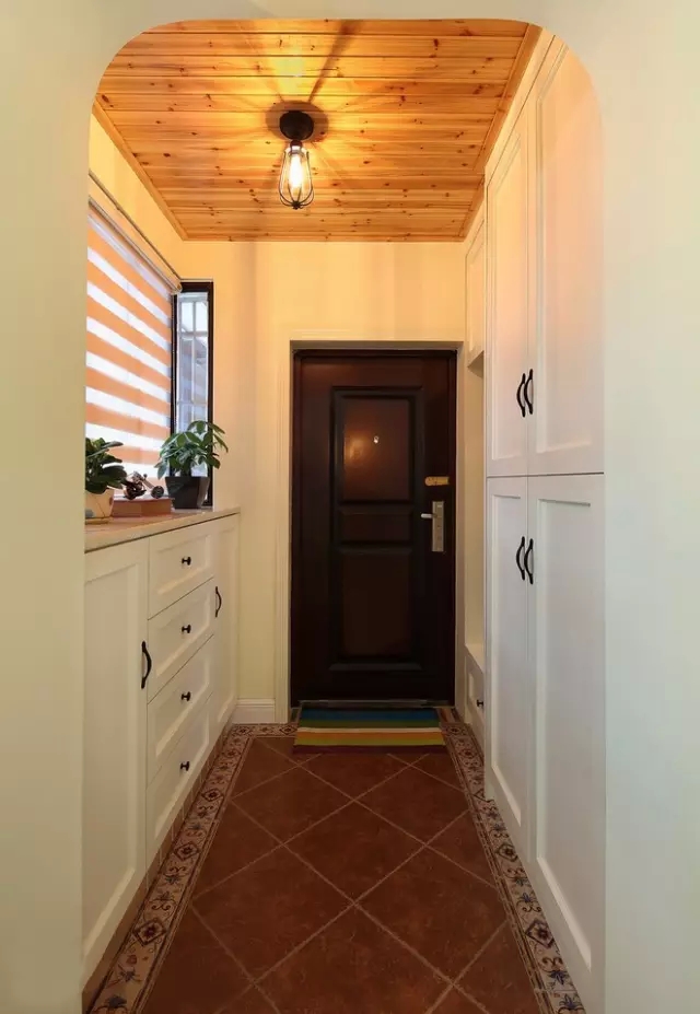 入户鞋柜装饰画长方形 145714016256da31c2e2e09.jpg